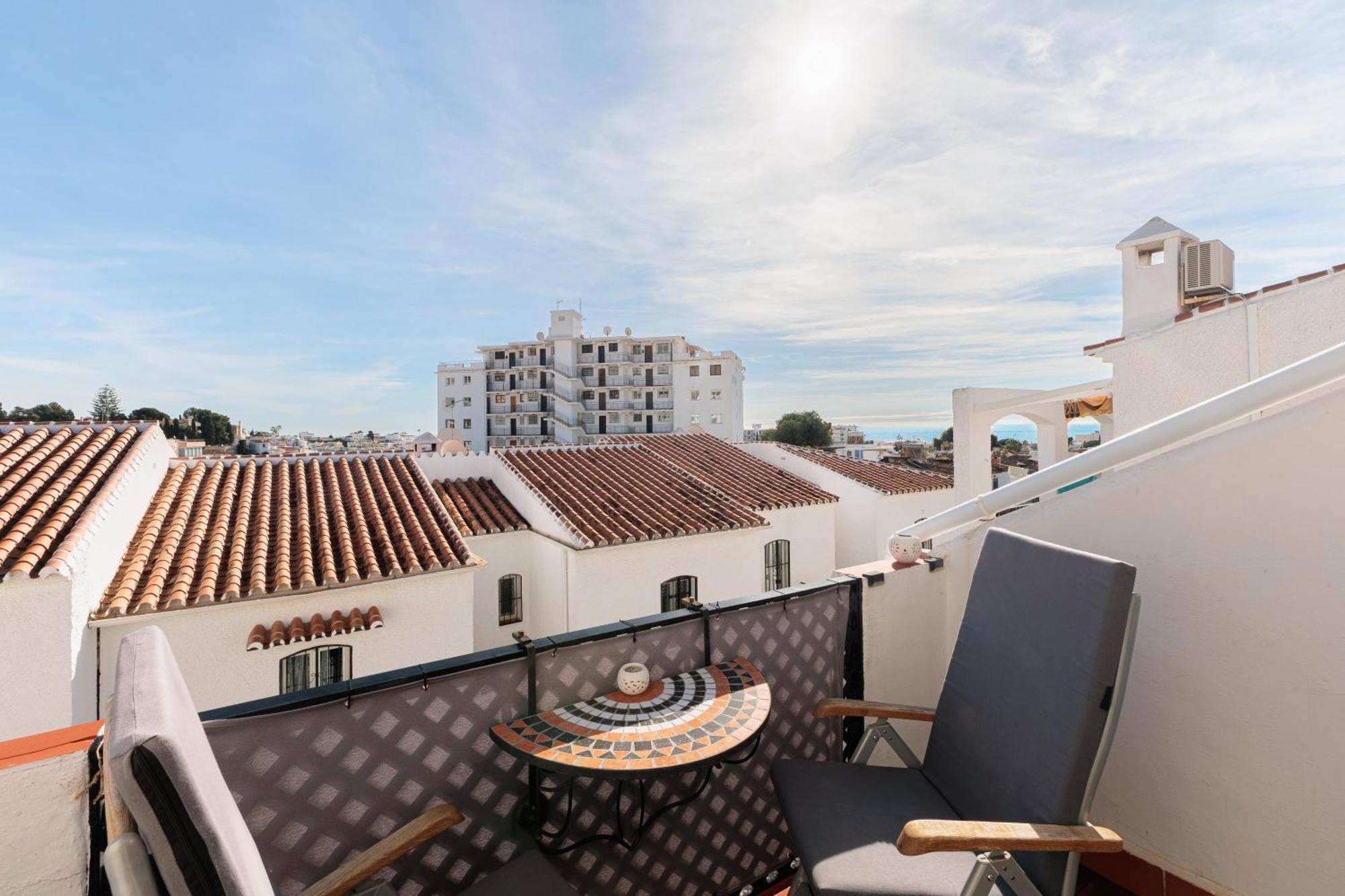 Cosy Apartment In Verano Azul Nerja Exterior photo