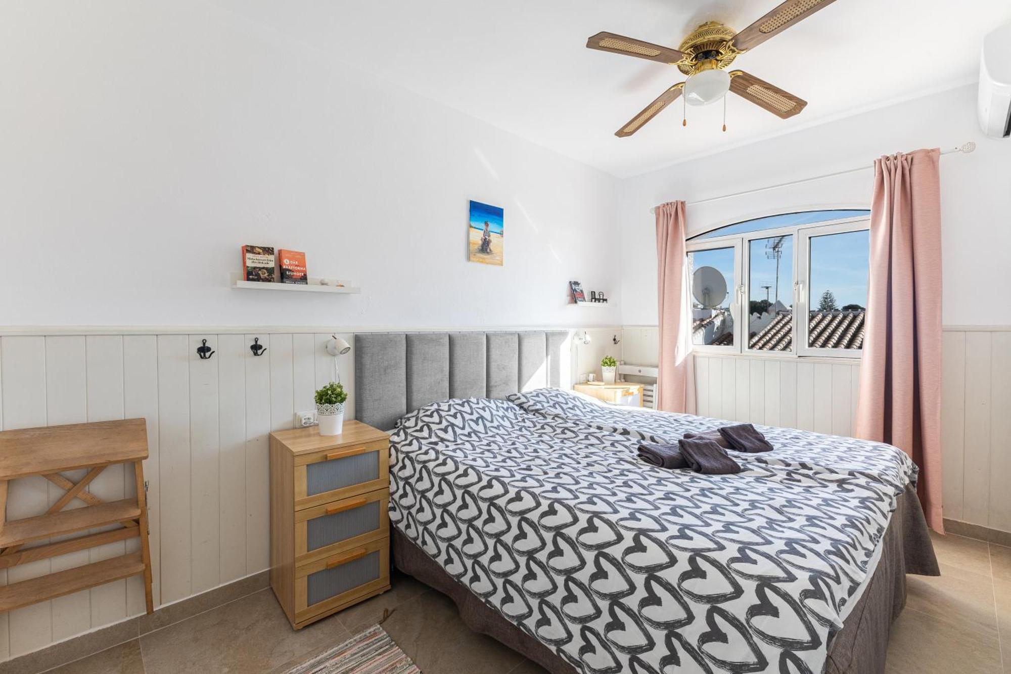 Cosy Apartment In Verano Azul Nerja Exterior photo
