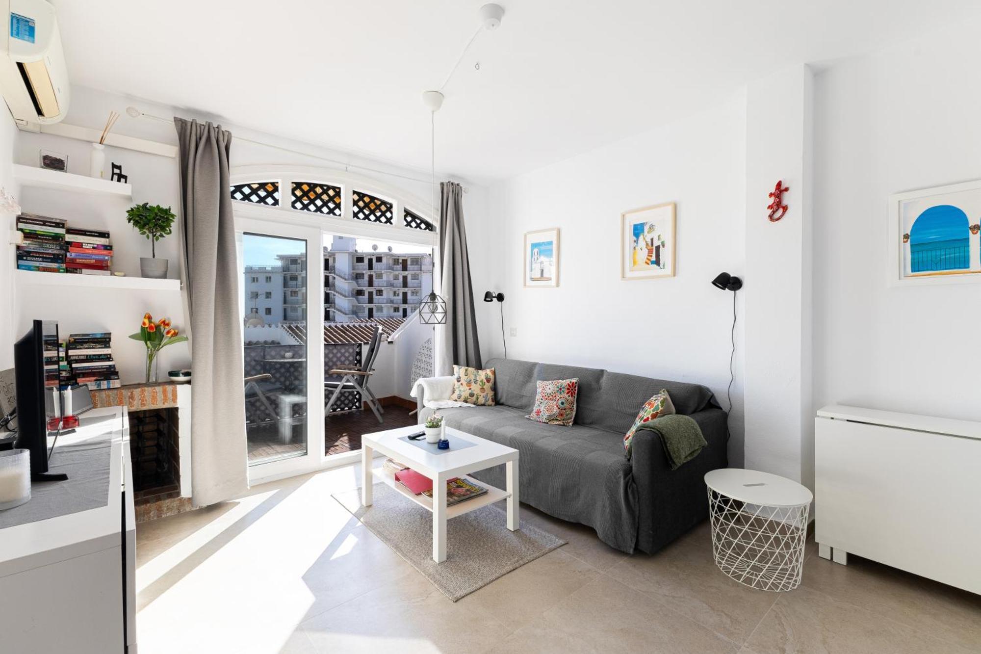 Cosy Apartment In Verano Azul Nerja Exterior photo
